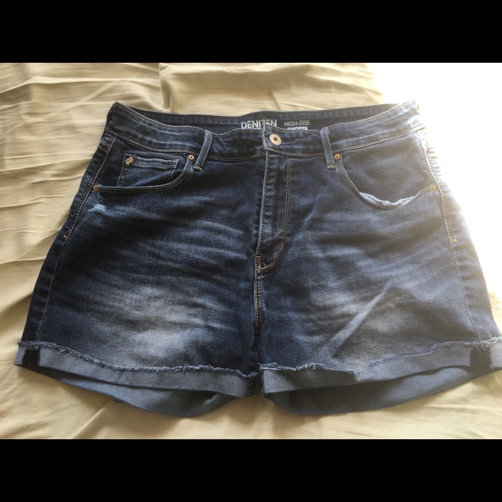 Denizen from Levi’s High Rise Shorts size 12/31